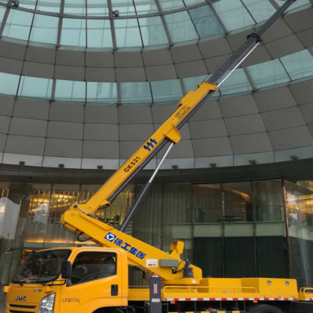 成都附近高空作业车租赁｜安全设备租赁｜高空安装|工程定制化方案｜亿立达设备租赁